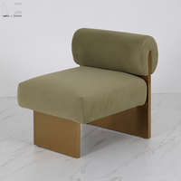 Fauteuil individuel de salon de style japonais moderne nordique Wabi Sabi, en velours avec accents métalliques dorés
