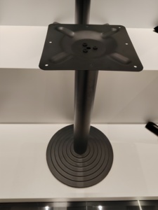 Sillas de Comedor de Plástico PP Estilo Nórdico, Patas de Metal, Tapicería de Microfibra, Apilables, para Exteriores, Cafeterías, Bares, Apartamentos - Product Image 1