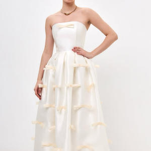 שמלת כלה סאטן גדולה במיוחד, חלקה, יוקרתית, בעיצוב אישי, בצבע אחיד, עם קשירת פרפר, לנשים - Product Image 1