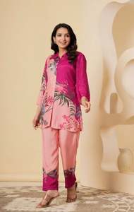 Ensemble coordonné décontracté élégant, ensemble en tissu doux au toucher, tenue d'université, ensemble coordonné pour femmes, mode tendance pour les jeunes, prix en solde - Product Image 5