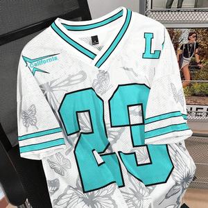 Camiseta de malla con cuello en V impresa por transferencia de calor con números y letras de gran tamaño para deportes de calle unisex, camiseta personalizada - Product Image 1