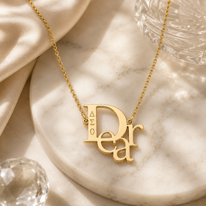 Nuova Collana Trendy Minimalista con Catena a Maglie e Design con Lettere DST Greek 1913 in Acciaio Inossidabile Dorato, Gioiello Regalo - Product Image 2