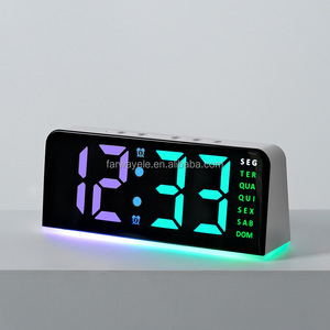 นาฬิกาดิจิตอลเปลี่ยนสีได้พร้อมไฟ LED RGB นาฬิกาปลุกตั้งโต๊ะดิจิตัลพร้อมฟังก์ชันเลื่อนปฏิทินสัปดาห์0739R - Product Image 3