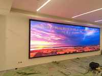 Écran LED d'intérieur 2026 P2.5 avec luminosité de 700 cd/m² HDR10+ Garantie de 2 ans Lisible en plein soleil pour salles de réunion et halls d'hôtels