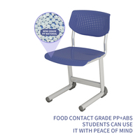 Chaise empilable haut de gamme pour auditorium et cantine, dotée d'un dossier perforé dissipant la chaleur, d'un cadre durable et de patins en TPE