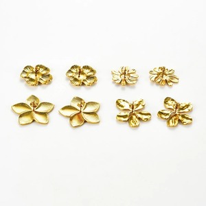 Boucles d'oreilles clous en acier inoxydable doré pour femme, grandes fleurs massives, bijoux fantaisie, cadeau - Product Image 3