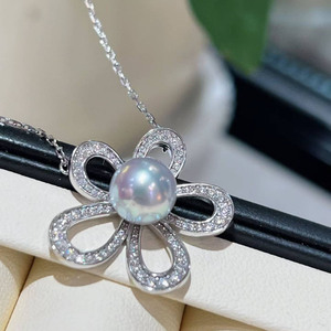 Colgante de Plata S925 con Perla en Forma de Flor, Perla Akoya Gris Casi Redonda de 8-8.5mm, Colgante de Perla con Acabado Impecable y Elaboración Artesanal - Product Image 3