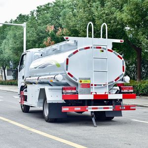 Camion-citerne à carburant diesel/essence 4x2 de 5000 L, distributeur d'huile mobile, camion-citerne de ravitaillement en déplacement, en vente – Meilleures ventes - Product Image 4