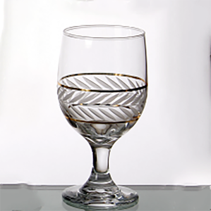 Ensemble de 5 verres à vin élégants à bord doré, coupés à la main, gobelets ronds pour les fêtes - Product Image 5