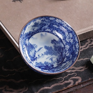 Tasse à thé Pu-erh en porcelaine bleue et blanche chinoise 120 ml, en argile de roche ancienne, motif paysager craquelé, tasse large pour le thé Gongfu - Product Image 4