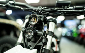 Moto tout-terrain électrique Zero XB robuste, moteur à couple élevé, longue autonomie, pour la conduite sur sentier - Product Image 5
