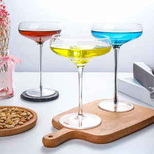 <span class=keywords><strong>Verres</strong></span> <span class=keywords><strong>à</strong></span> Martini de Luxe <span class=keywords><strong>pour</strong></span> Boissons Mixtes, 310 ml, Transparent, Vente en Gros - Product Image 1