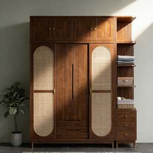 Armario de Madera Maciza de Estilo Natural Personalizado con Puertas de Gabinete Arqueadas de Ratán, Tiradores Dorados y Diseño de Almacenamiento Funcional - Product Image 4