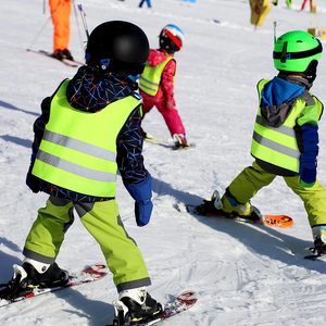 उच्च दृश्यता कस्टम pvc फोम किड्स का जीवन बनियान टिकाऊ pvc सामग्री से बनी बाल सुरक्षा के लिए प्यारा कार्टून फ्लोटिंग सहायता जैकेट - Product Image 4