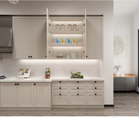 Meubles de cuisine modernes style Shaker, menuiserie, placage naturel, porte tambour avec éclairage LED et plan de travail en marbre