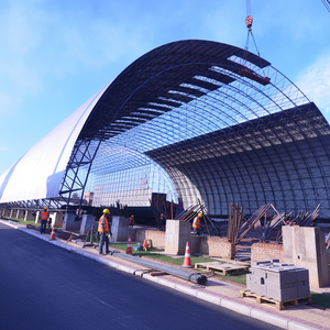 สนามกีฬาในร่มที่มีสไตล์ทันสมัยและโครงสร้างเหล็กสำเร็จรูปน้ำหนักเบา ออกแบบมาเพื่อเล่นบาสเกตบอลและแบดมินตัน - Product Image 2