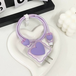 Protection de câble en silicone anti-rayures pour chargeur <span class=keywords><strong>iPhone</strong></span>, motif cœur mignon en TPU, prix usine - Product Image 4