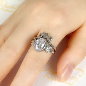 Set di Anelli Corona Principessa con Zirconi Scintillanti per Donne, Gioielli Eleganti e di Lusso per Matrimoni - Product Image 2