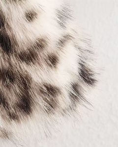 Cappotto in Ecopelliccia Premium con Motivo Leopardo delle Nevi, Giacca Invernale Calda <span class=keywords><strong>e</strong></span> Lussuosa per Donna, Oversize con Stampa Animalier, Top in <span class=keywords><strong>Pelliccia</strong></span> Ecologica - Product Image 6