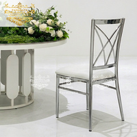 Chaises de salle à manger d'extérieur en acier inoxydable, modernes, durables et luxueuses pour les événements