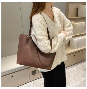 La nuova Tote Bag Casual e alla moda della ragazza primaverile di grande capacità e la borsa <span class=keywords><strong>a</strong></span> spalla singola sembrano eleganti se trasportate <span class=keywords><strong>a</strong></span> <span class=keywords><strong>mano</strong></span> - Product Image 5