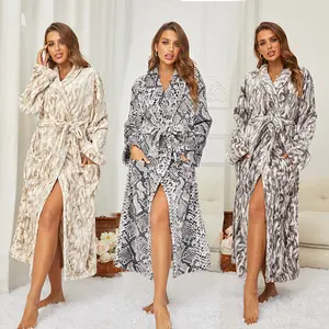 Sfy-Y1220 Women's Super Soft Thick Winter Printed Flannel Bathrobes High Quality Nightgown with Pockets Spring Knitted Fabric