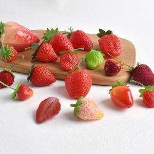 Nuevas fresas falsas artificiales <span class=keywords><strong>de</strong></span> plástico realista para Halloween y Navidad, accesorios para disparar frutas, exhibición <span class=keywords><strong>de</strong></span> fresas - Product Image 3