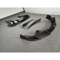 Kit carrosserie amélioré en véritable fibre de carbone, comprenant un séparateur avant de style V et un diffuseur arrière avec jupes latérales, pour McLaren 720S