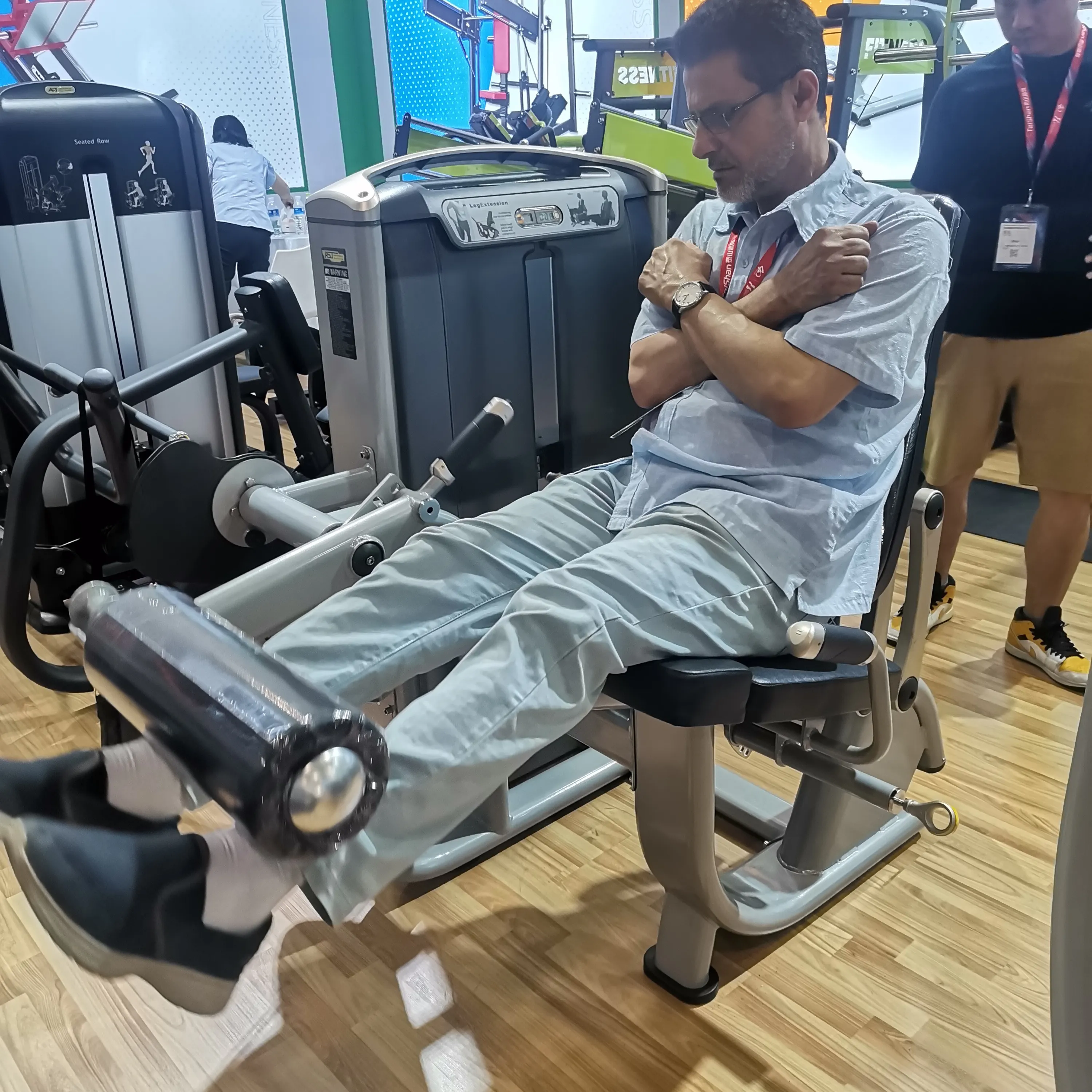 फैक्टरी प्रत्यक्ष बिक्री मैट्रिक्स वाणिज्यिक फिटनेस जिम उपकरण पैर विस्तार GM44 पैर विस्तार पैर कर्ल मशीन