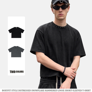T-shirt da uomo all'ingrosso, taglio cropped squadrato, 285GSM, in cotone 100% pesante, lavato effetto distressed, con spalle scese e rivetti - Product Image 5