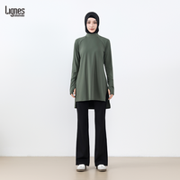 Ensemble de Sportswear Modeste pour Femmes Musulmanes : Haut Long et Pantalon de Survêtement avec Hijab – Dernière Tendance Personnalisable