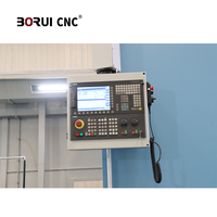 Torno CNC automático de servicio medio y gran tamaño para mecanizado de metales, con sistema de control GSK y bancada de guías lineales horizontales.