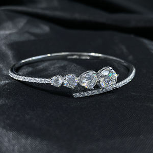 Vendita calda S925 braccialetti in argento Sterling VVS 1CT Moissanite regolabile aperto elegante bracciale con diamanti fatti a mano da donna - Product Image 2