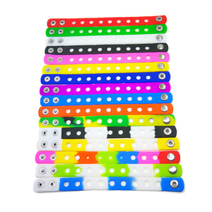 Braccialetti in Silicone Personalizzabili con Logo Regolabile per Jibbitz Clog Charms, Gadget per Feste, Accessori Quotidiani per Ragazzi e Ragazze, Romantici - Product Image 2