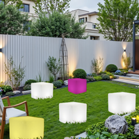 Chaises cubes LED modernes en plastique PE à énergie solaire, tabourets cubes lumineux pour l'extérieur, parcs, hôtels, solution de sièges contemporaine