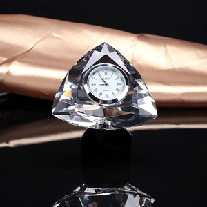 Đồng Hồ Để Bàn Hình Tam Giác Nhỏ Bằng Pha Lê MH-C0112 - Product Image 2