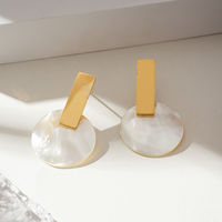 Boucles d'oreilles clous longues en acier inoxydable plaqué or 18 carats avec pierre naturelle, style classique transfrontalier euro-américain