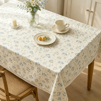 Nappe rectangulaire en coton imprimé marguerites bleues avec bordure en dentelle pour cuisine et salle à manger de style campagnard – Vente en gros