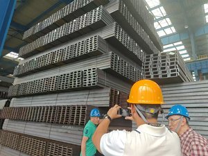 Grand stock de poutres en I en acier au carbone laminé à chaud galvanisé IPN IPE100 IPE120 <span class=keywords><strong>IPE140</strong></span> SS400 SS490 ASTM pour matériaux de construction - Product Image 3