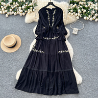 Robe longue décontractée pour femme, style bohème, brodée de dentelle, à manches longues, coupe trapèze, avec ceinture à nouer, idéale pour le quotidien et les vacances