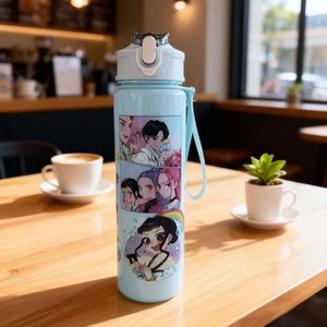 Bouteille d'Eau en Plastique K-Pop de 700 ml pour Enfants, avec Paille et Lanière, Accessoire de Rentrée Scolaire, Motif Dessin Animé - Product Image 3