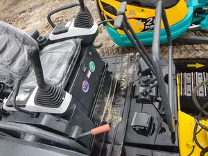 Mini-excavatrice KOMATSU PC30MR d'occasion à faible consommation de carburant, 3 tonnes, avec accessoire tarière, en bon état - Product Image 6