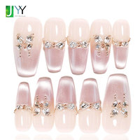 Ongles à presser de luxe faits main en gel sculpté 3D avec motif papillon, ongles acryliques haut de gamme en velours magnétique forme cercueil