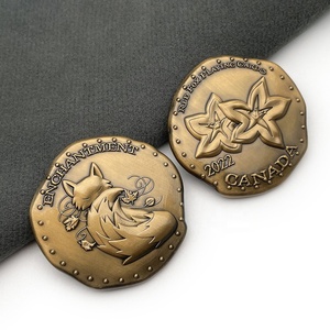 Promocional personalizado 3D encantamiento zorro rojo naipes Canadá desafío recuerdos moneda - Product Image 1