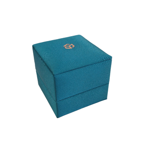 Boîte à bijoux élégante en satin de soie avec logo personnalisable pour la présentation de bijoux Boîte à bagues en satin de soie de luxe - Product Image 6