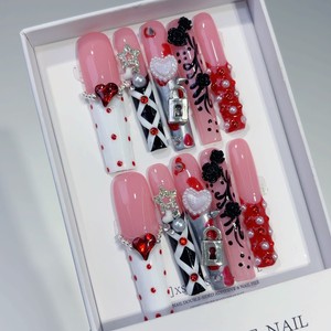 Uñas Postizas Francesas Hechas a Mano, con Relieve de Rosa, Corazón, Mariposa y Candado Pequeño, Estilo Nicho, Tallado Artesanal de 50mm - Product Image 2