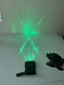 GlowDisplay 可充电多色激光手套 4 头红/绿/蓝/紫灯 可定制徽标 DIY 适合 DJ 舞台表演 - Product Image 5