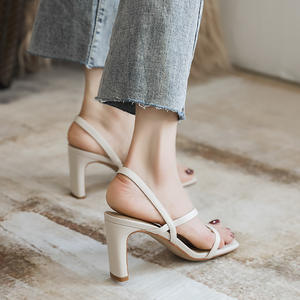 Zapatilla de <span class=keywords><strong>mujer</strong></span> Dressy Summer Mules Square Toe Low Block Heel Two Strap Chunky Sandals para <span class=keywords><strong>mujer</strong></span> - Product Image 3