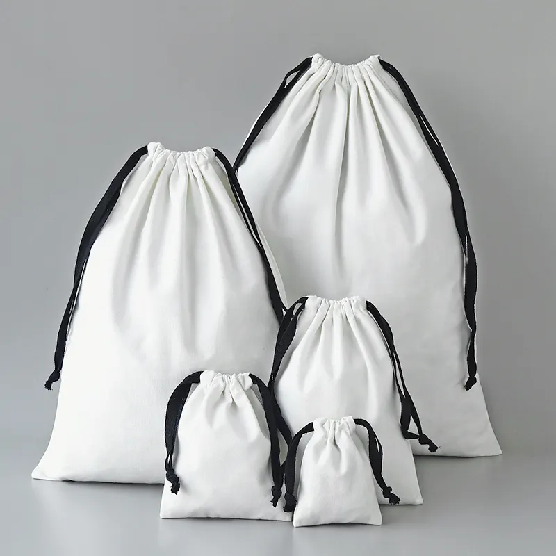 2023 nouveaux sacs en toile blanche avec cordon de serrage noir pochettes en coton pour cadeau de haute qualité avec impression de LOGO personnalisé
