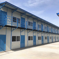 Maison préfabriquée industrielle en panneaux sandwich de type K pour dortoir d'étudiants avec 3 chambres et un salon